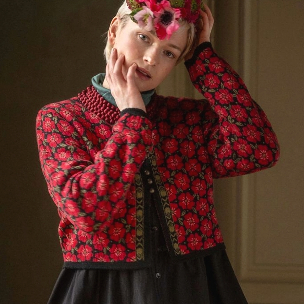 Gudrun Sjoden Anemone cardigan in organic wool. Fits like small. red/black